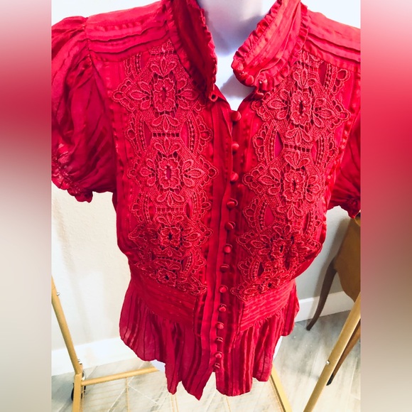 BEBE RED Short Sleeve Button Up Top in Size Medium! - Picture 4 of 16